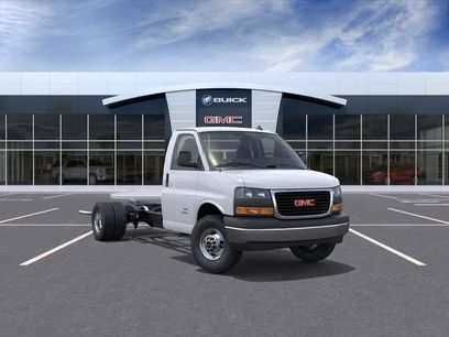 New 2025 GMC Savana 4500 w/ Power Convenience Package