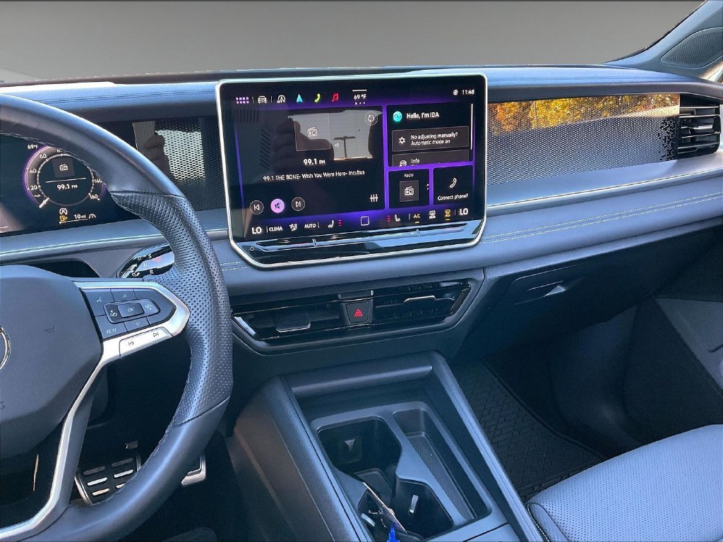 Used 2025 Volkswagen Tiguan SE R-Line AWD/4WD image 17