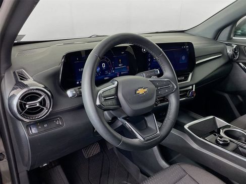 Used 2026 Chevrolet Equinox LT FWD image 12