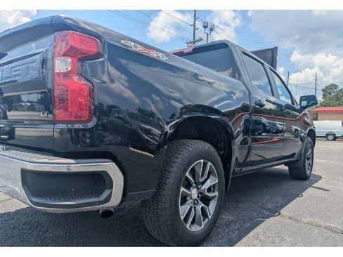 Used 2023 Chevrolet Silverado 1500 LT AWD/4WD image 3