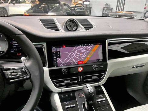 Used 2026 Porsche Macan S image 19