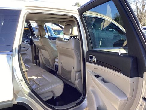 Used 2014 Jeep Grand Cherokee Limited image 9