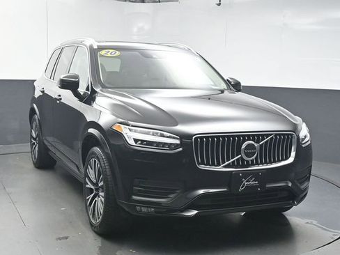 Used 2020 Volvo XC90 T5 Momentum w/ Protection Package Premier FWD image 2