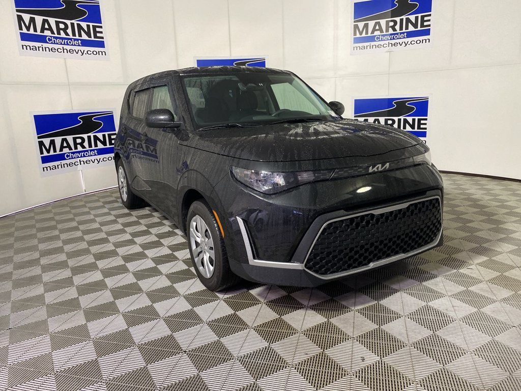 Used 2024 Kia Soul LX FWD image 1