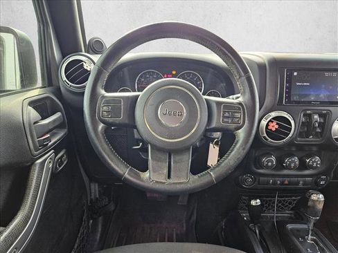 Used 2013 Jeep Wrangler Unlimited Sahara image 11
