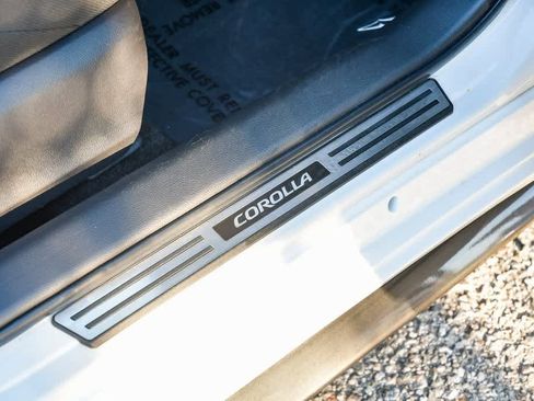 Used 2022 Toyota Corolla SE image 16