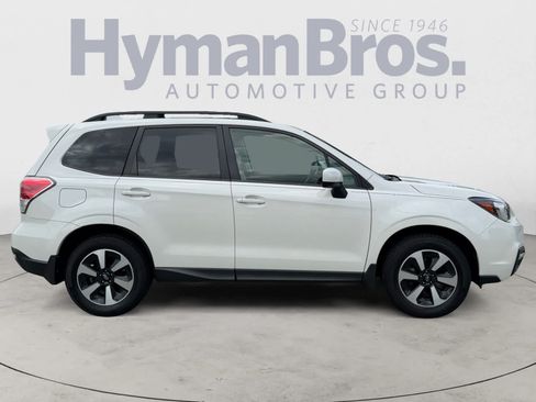 Used 2017 Subaru Forester 2.5i Premium w/ Popular Package #2A AWD/4WD image 2