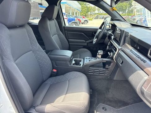 Used 2025 Toyota Tacoma SR5 w/ SR5 Upgrade Package RWD image 24