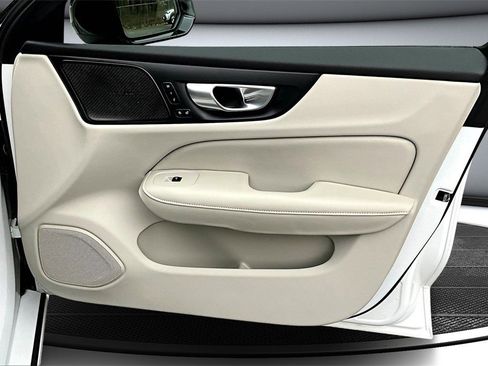 Used 2024 Volvo S60 T8 Ultimate w/ Climate Package image 24