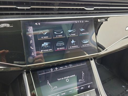 Used 2023 Audi Q7 3.0T Premium w/ Convenience Package image 10