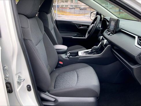 Used 2021 Toyota RAV4 XLE image 8