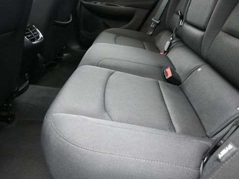 Used 2024 Chevrolet Malibu LT FWD image 16