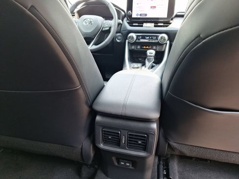 Used 2024 Toyota RAV4 XSE AWD/4WD image 33
