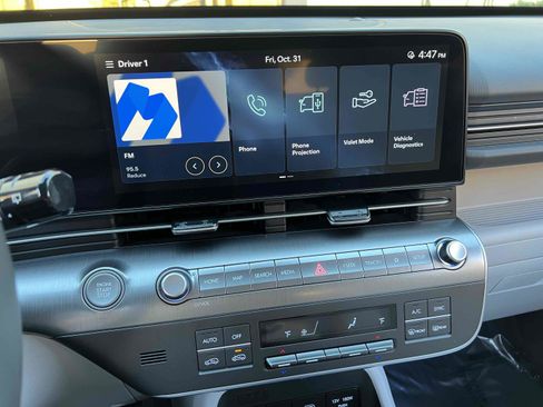 Used 2024 Hyundai Kona SEL image 8