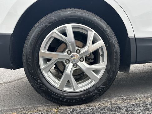 Used 2020 Chevrolet Equinox LT image 18