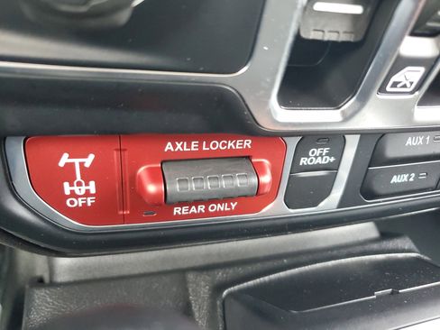 Used 2024 Jeep Wrangler Unlimited AWD/4WD image 26