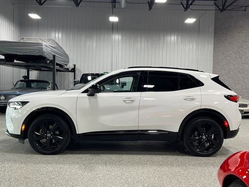 Certified 2022 Buick Envision Essence w/ Technology Package I image 2