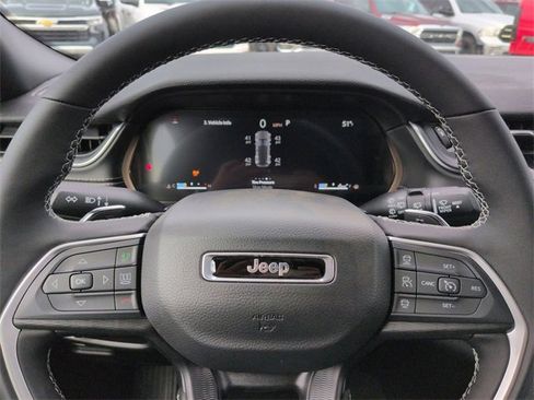 New 2025 Jeep Grand Cherokee Altitude image 26