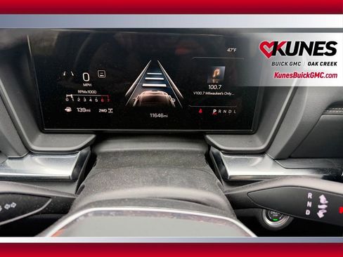 Used 2025 GMC Terrain Elevation w/ Technology Package II AWD/4WD image 23