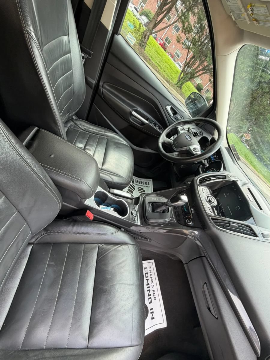 Used 2016 Ford Escape Titanium AWD/4WD image 12