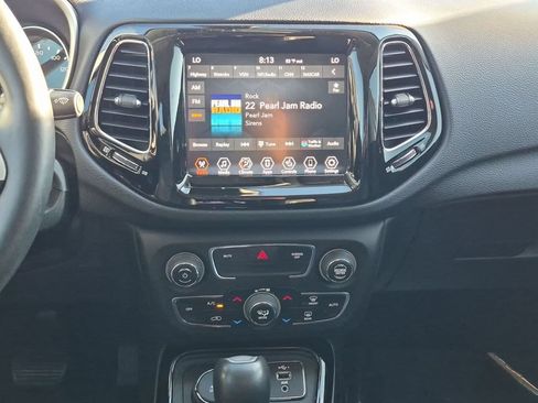 Used 2019 Jeep Compass Limited AWD/4WD image 23
