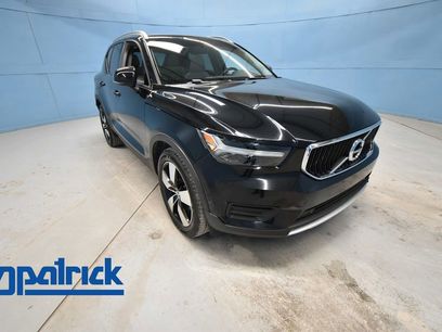 Used 2019 Volvo XC40 T5 Momentum