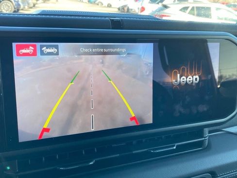 Used 2024 Jeep Wrangler Unlimited Rubicon image 21