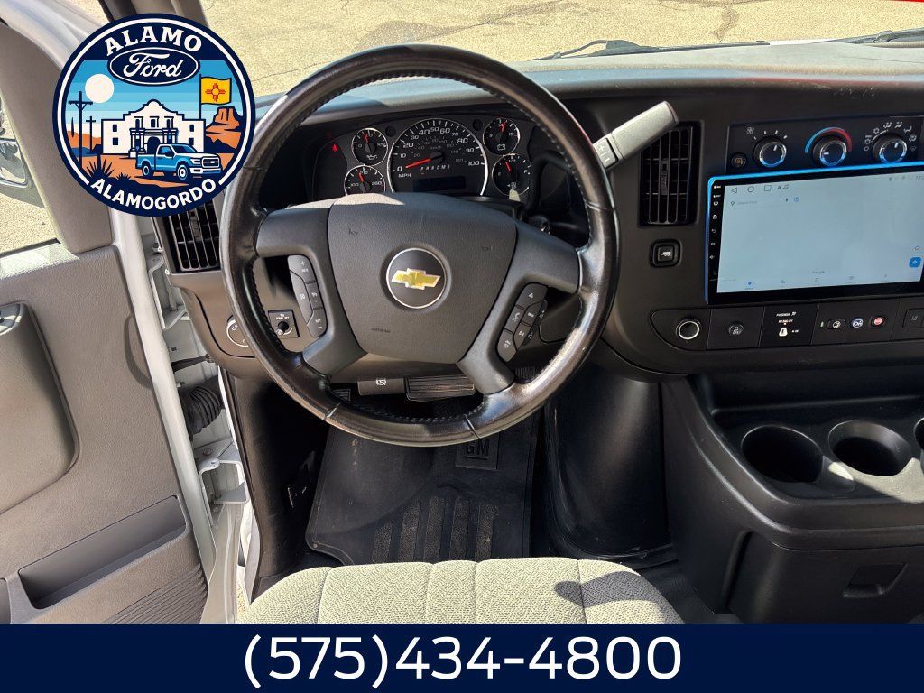 Used 2022 Chevrolet Express 3500 LT w/ LT Preferred Equipment Group RWD image 17