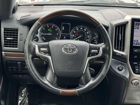 Used 2019 Toyota Land Cruiser w/ Carpet Mat Package image 9