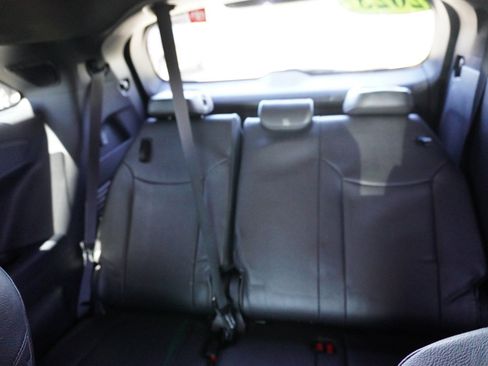 Used 2025 Toyota Sienna Platinum AWD/4WD image 16