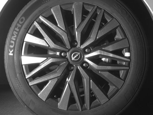 Used 2025 Nissan Altima 2.5 SV image 13