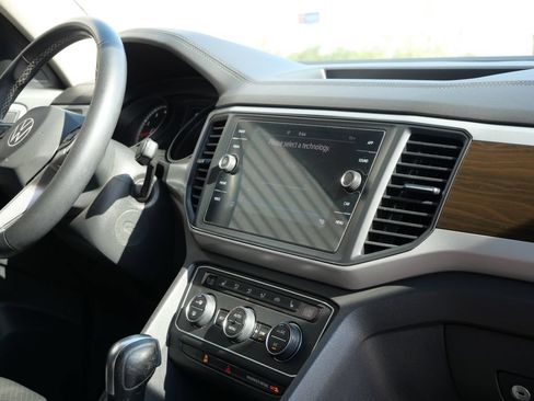 Used 2021 Volkswagen Atlas SE FWD image 21