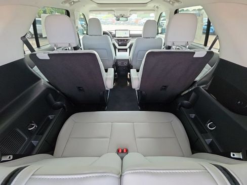 New 2026 Ford Explorer Platinum w/ LUX Leather Package AWD/4WD image 46
