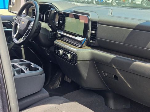 Certified 2024 Chevrolet Silverado 1500 LT AWD/4WD image 9