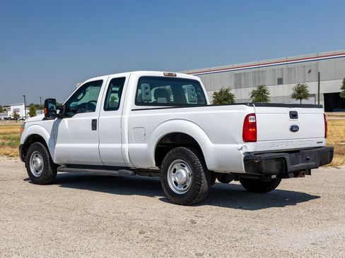 Used 2015 Ford F250 XL w/ Power Equipment Group RWD image 5