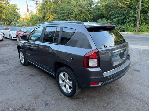 Used 2016 Jeep Compass Latitude FWD image 8