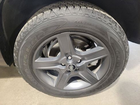 Used 2022 Land Rover Defender 90 X-Dynamic SE image 26