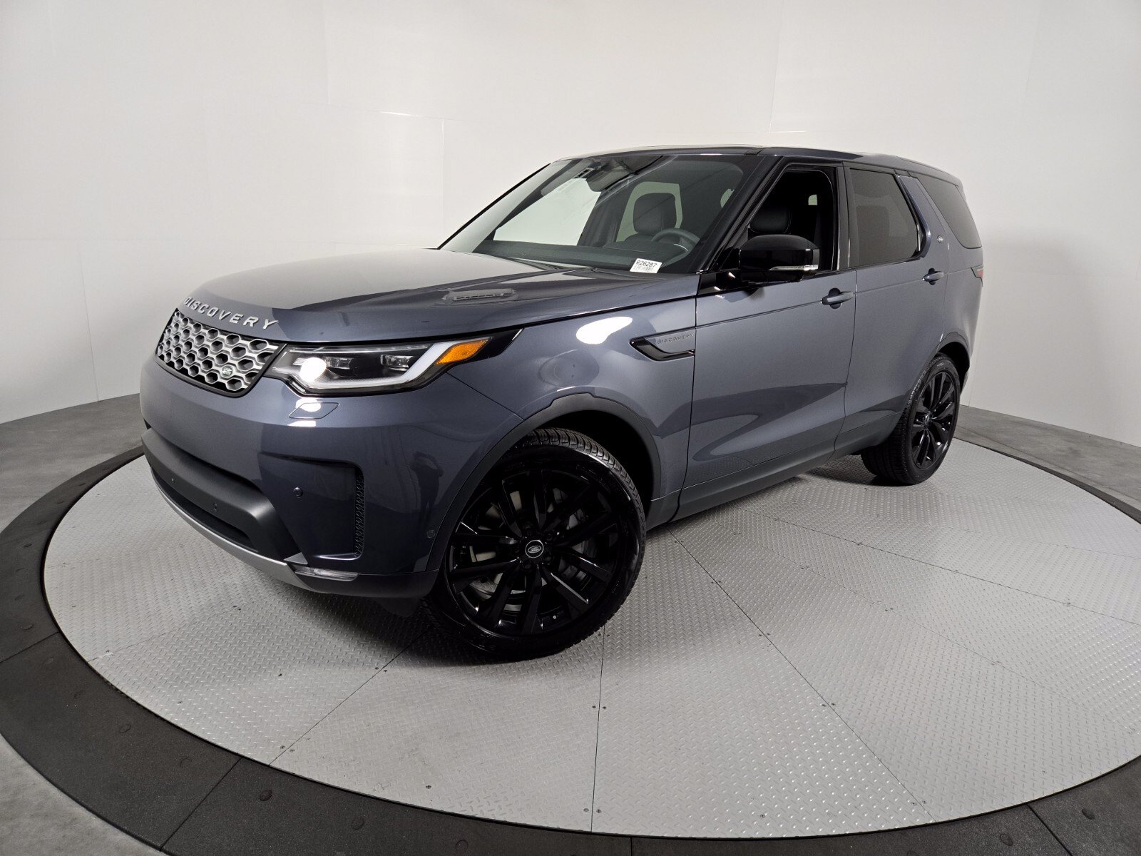 New 2026 Land Rover Discovery S AWD/4WD image 1
