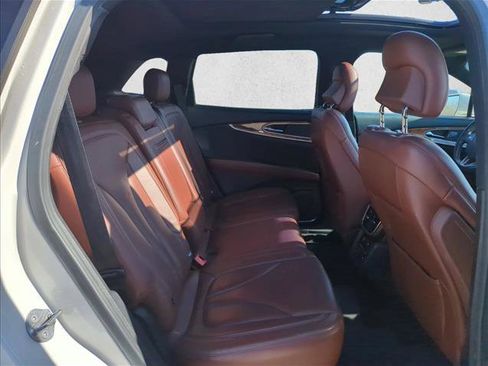 Used 2016 Lincoln MKX Reserve w/ Climate Package image 18