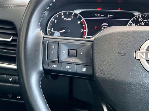 Used 2025 Nissan Rogue SV AWD/4WD image 24
