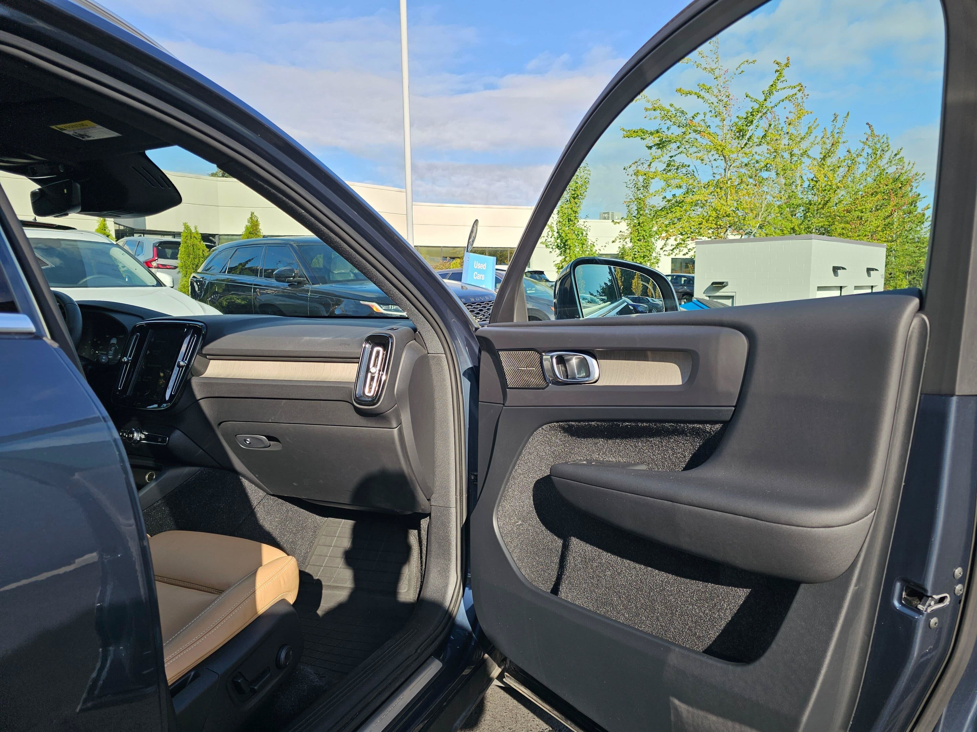 Used 2019 Volvo XC40 T5 Inscription AWD/4WD image 12