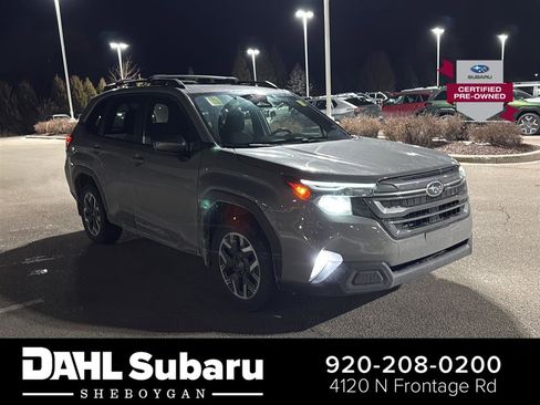 Used 2025 Subaru Forester Premium image 1