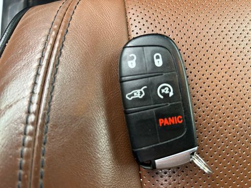 Certified 2020 Jeep Grand Cherokee Overland AWD/4WD image 33
