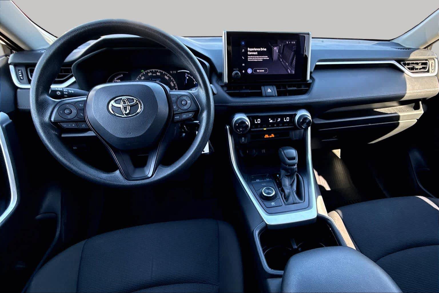 Used 2024 Toyota RAV4 LE AWD/4WD image 15