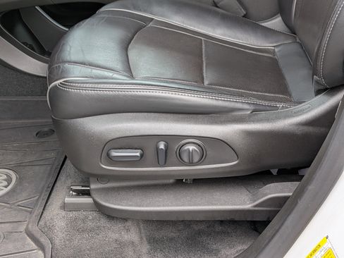 Used 2019 Buick Enclave Avenir w/ Avenir Technology Package AWD/4WD image 13