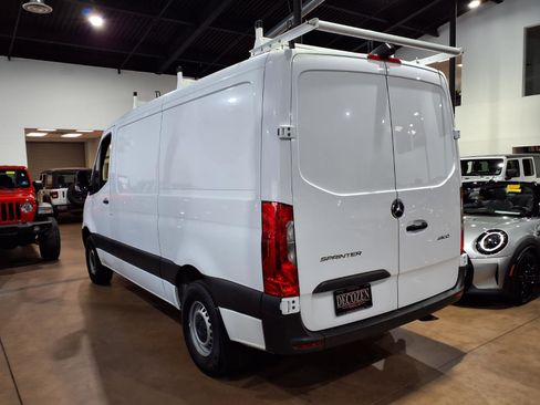 Used 2019 Mercedes-Benz Sprinter 2500 image 4