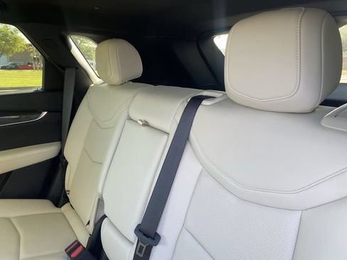 Used 2024 Cadillac XT5 Sportv w/ Technology Package AWD/4WD image 14