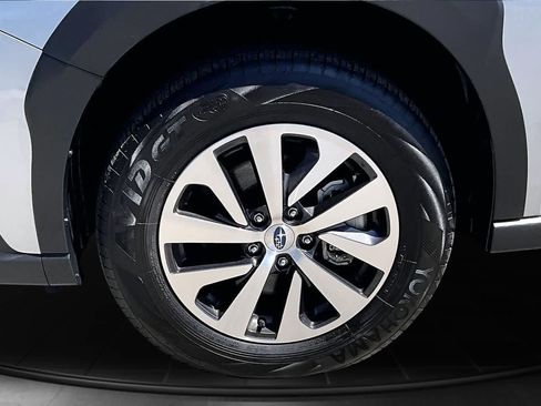 Used 2025 Subaru Outback Premium AWD/4WD image 8