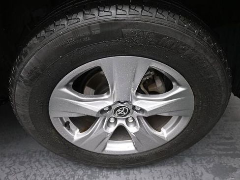 Used 2023 Toyota RAV4 XLE AWD/4WD image 16