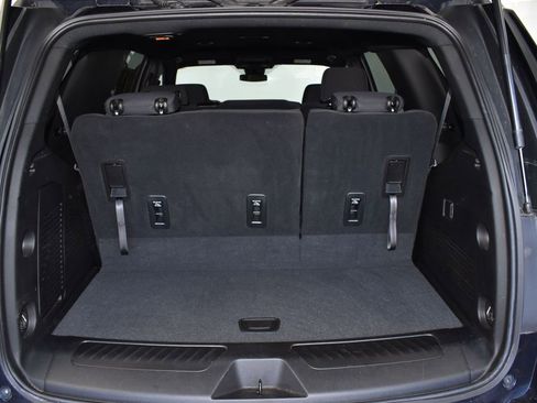 Used 2023 GMC Yukon SLE w/ Gmc Pro Safety Plus Package image 13